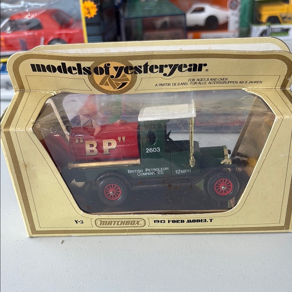 Match Green and Red Die-Cast Toy Cars